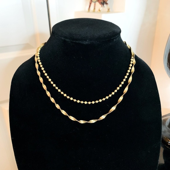 Bundle of 2 light golden necklaces✨ - Picture 3 of 5